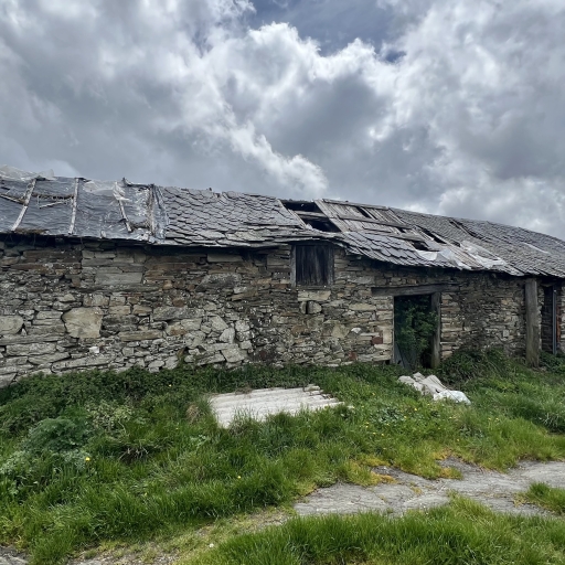Recuperación del Refugio de Manjarín